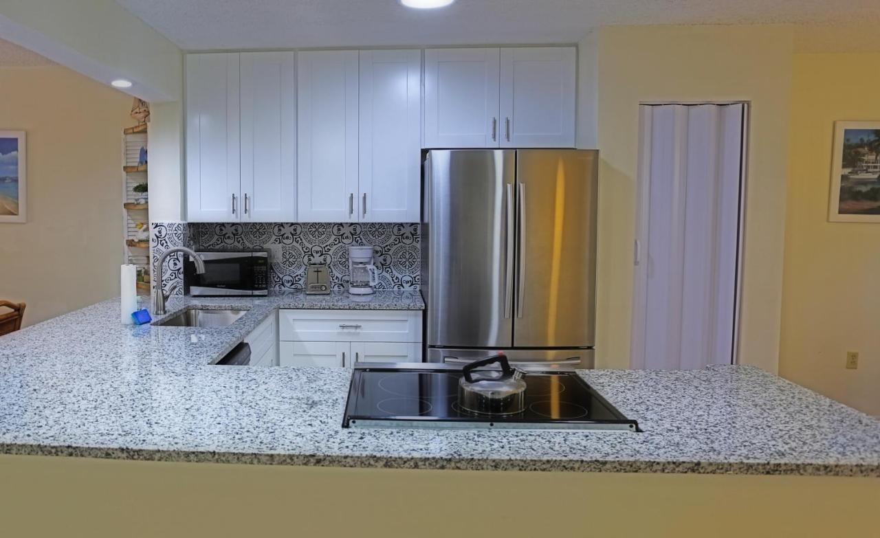 4330 Shorewalk Lakeview Condo Close To Img And Beach 브레던톤 외부 사진