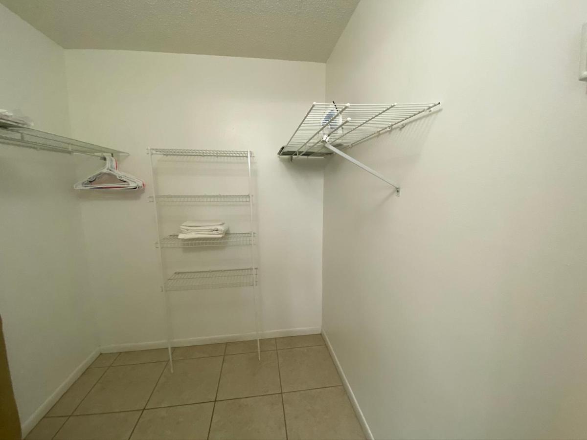 4330 Shorewalk Lakeview Condo Close To Img And Beach 브레던톤 외부 사진